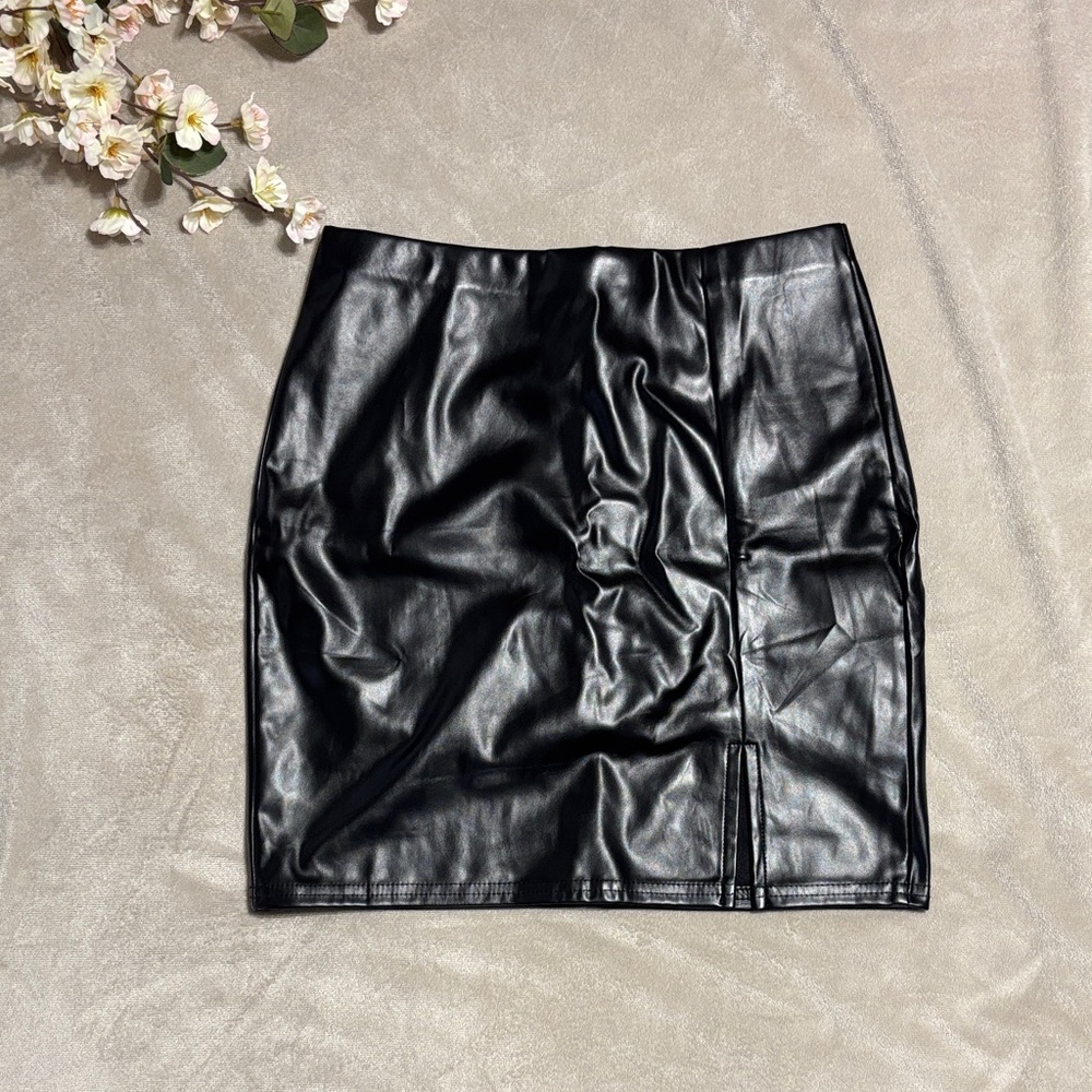 faux leather pencil skirt